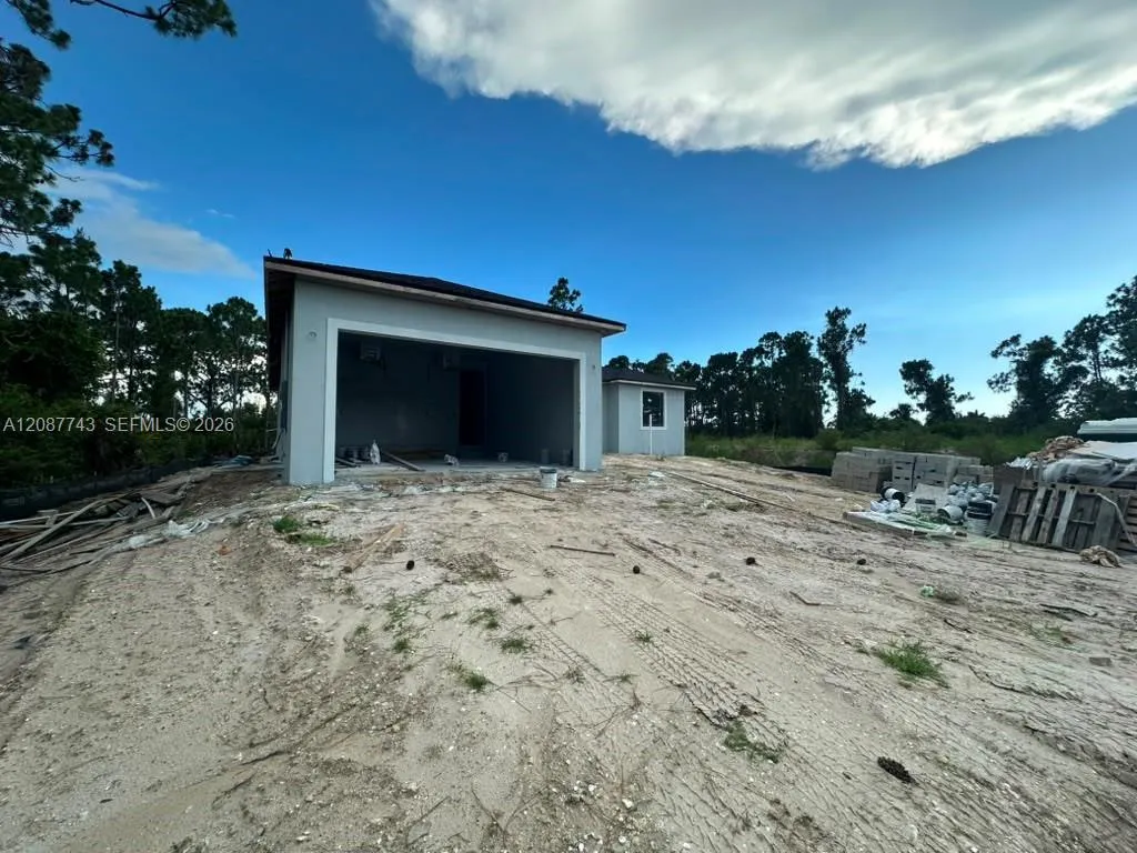 Foto de propiedad en 15825 Lakeland Circle, FL 33981  con MLS# 