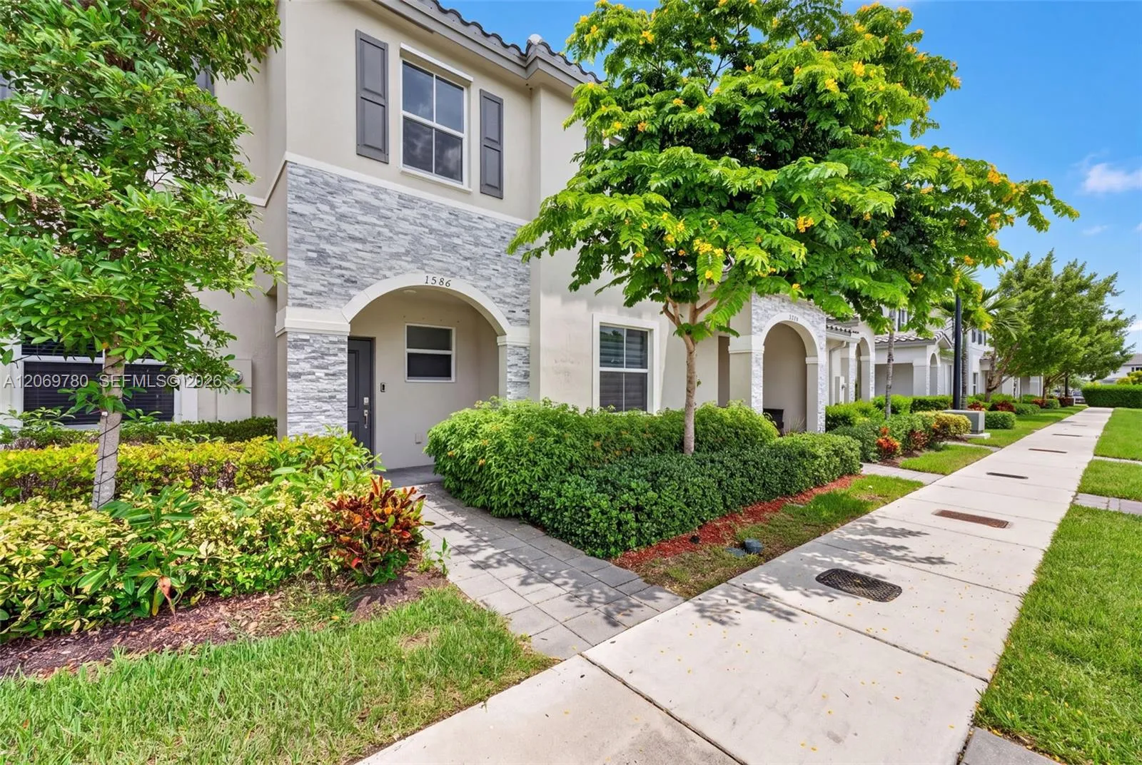 Foto de propiedad en 1586 SE 27th Terrace 1586, Homestead, FL 33035 Homestead con MLS# 