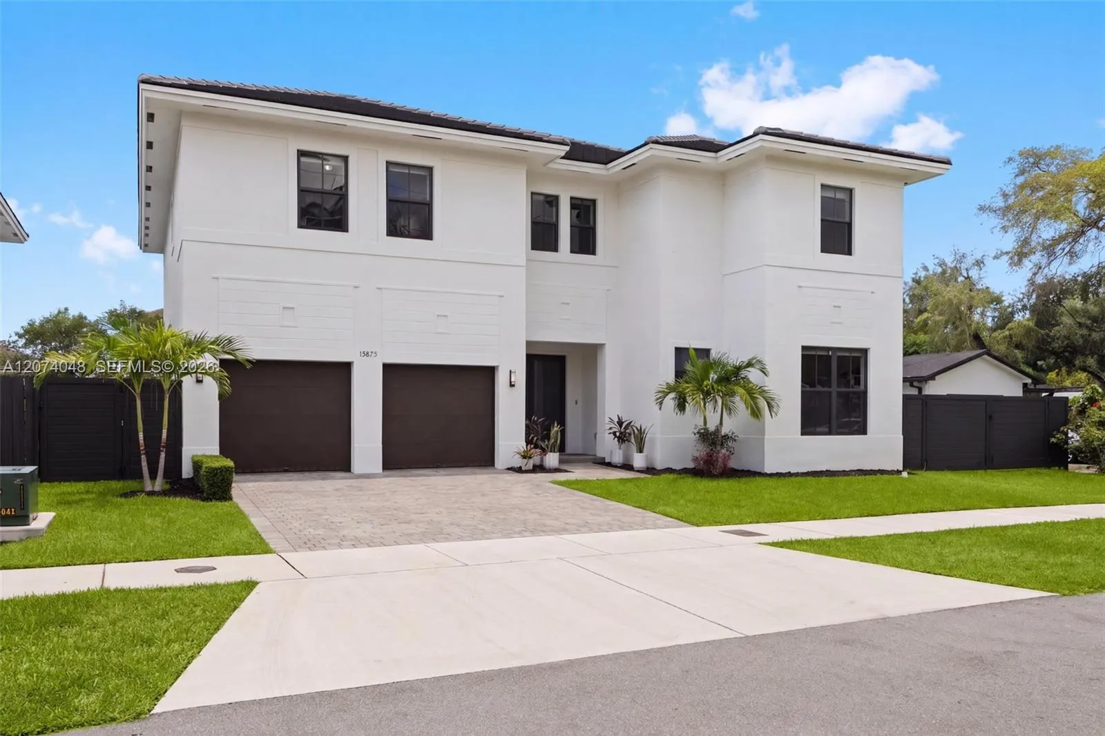 Foto de propiedad en 15875 SW 90th Avenue, Palmetto Bay, FL 33157 Palmetto Bay con MLS# 