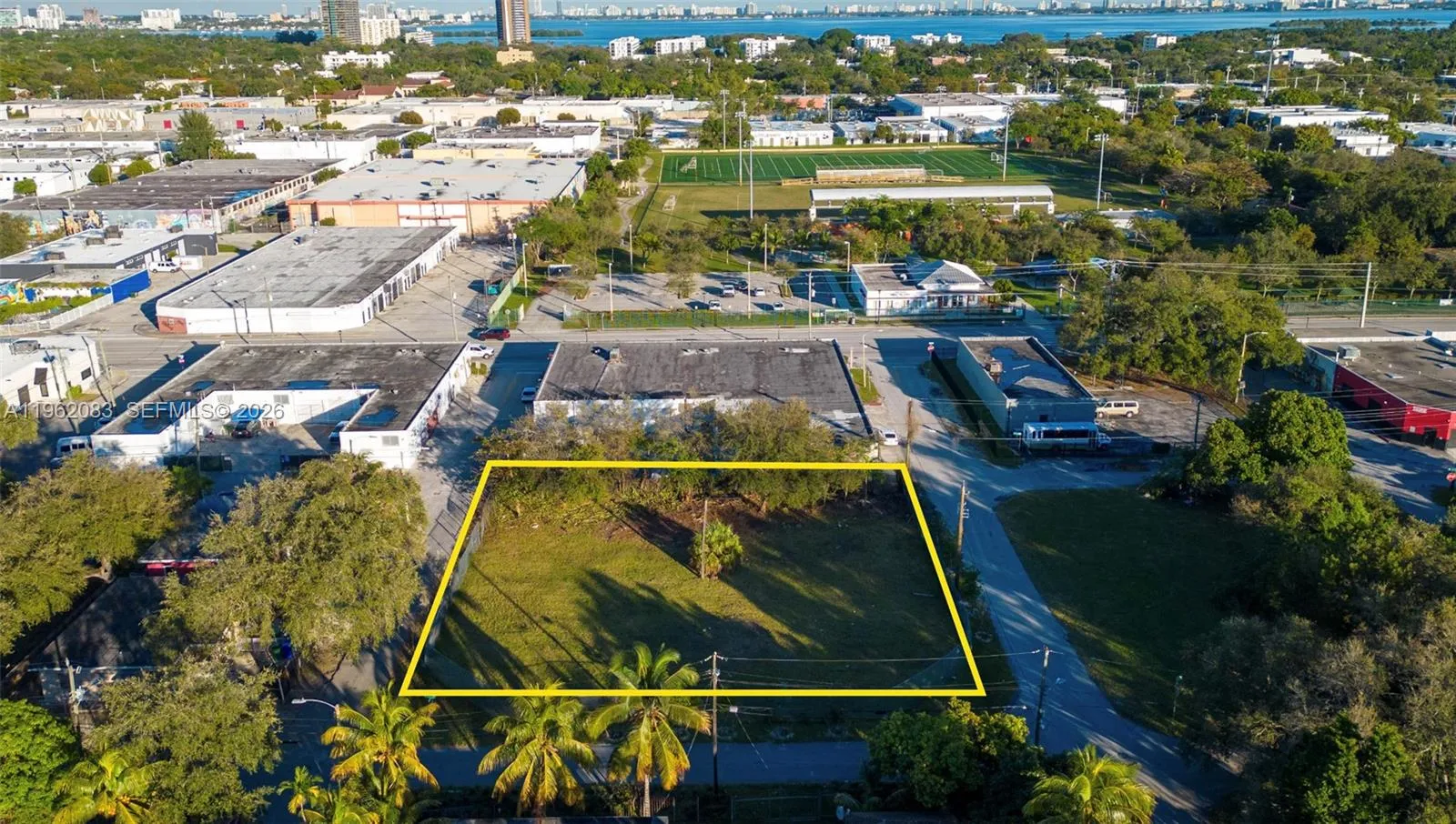 Foto de propiedad en 159 NE 64th Street, Miami, FL 33138 Miami con MLS# 