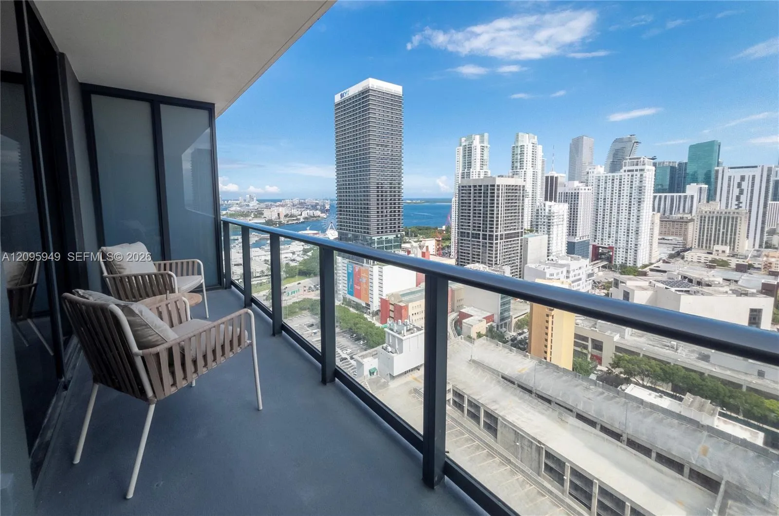 En Renta 159 NE 6th Street 2508, Miami, FL 33132, Miami, FL 33132