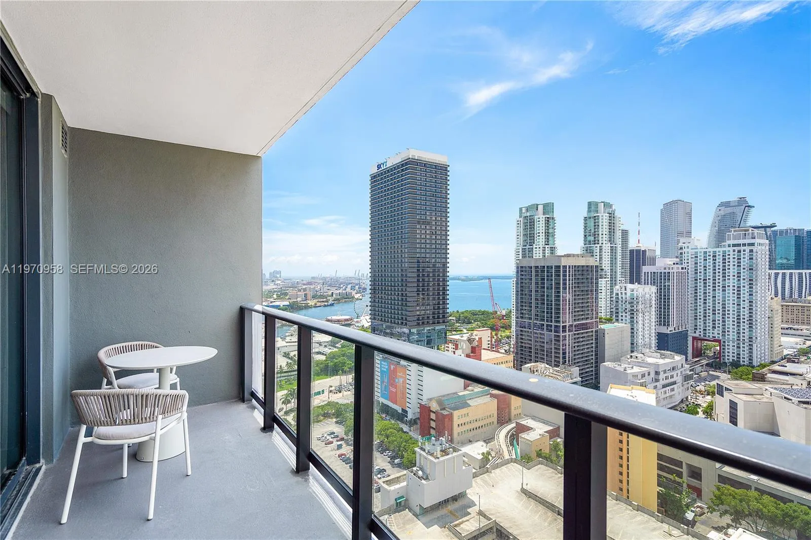 Foto de propiedad en 159 NE 6th Street 2707, Miami, FL 33132 Miami con MLS# 