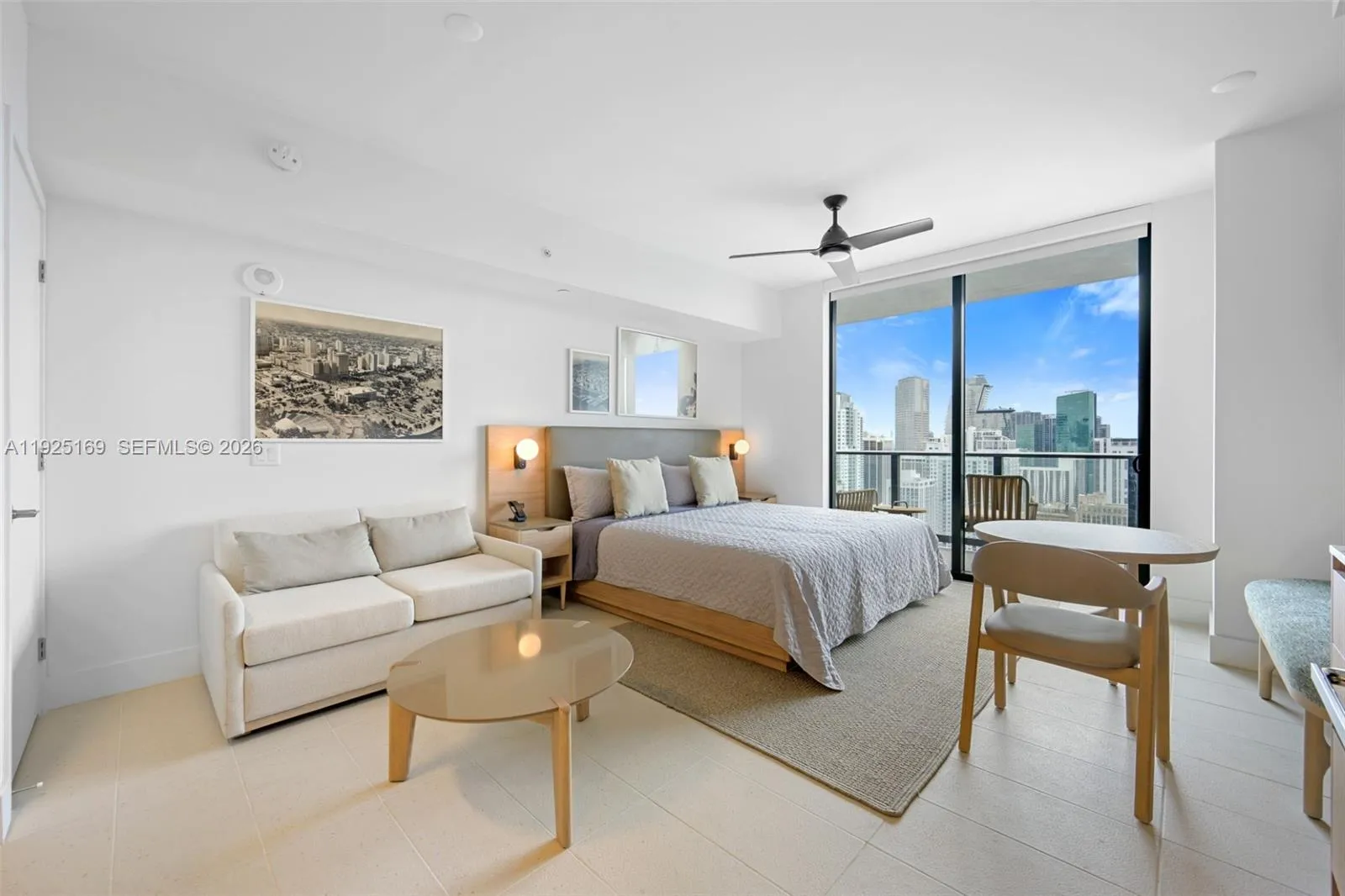 Foto de propiedad en 159 NE 6th Street 3810, Miami, FL 33132 Miami con MLS# 
