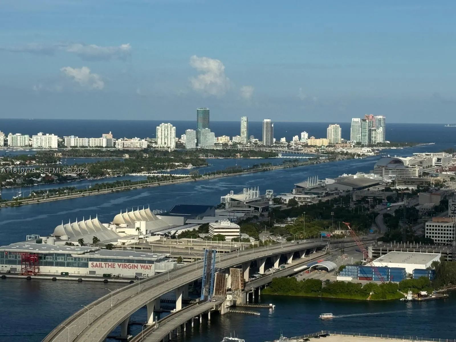 Foto de propiedad en 159 NE 6th Street 4215, Miami, FL 33132 Miami con MLS# 