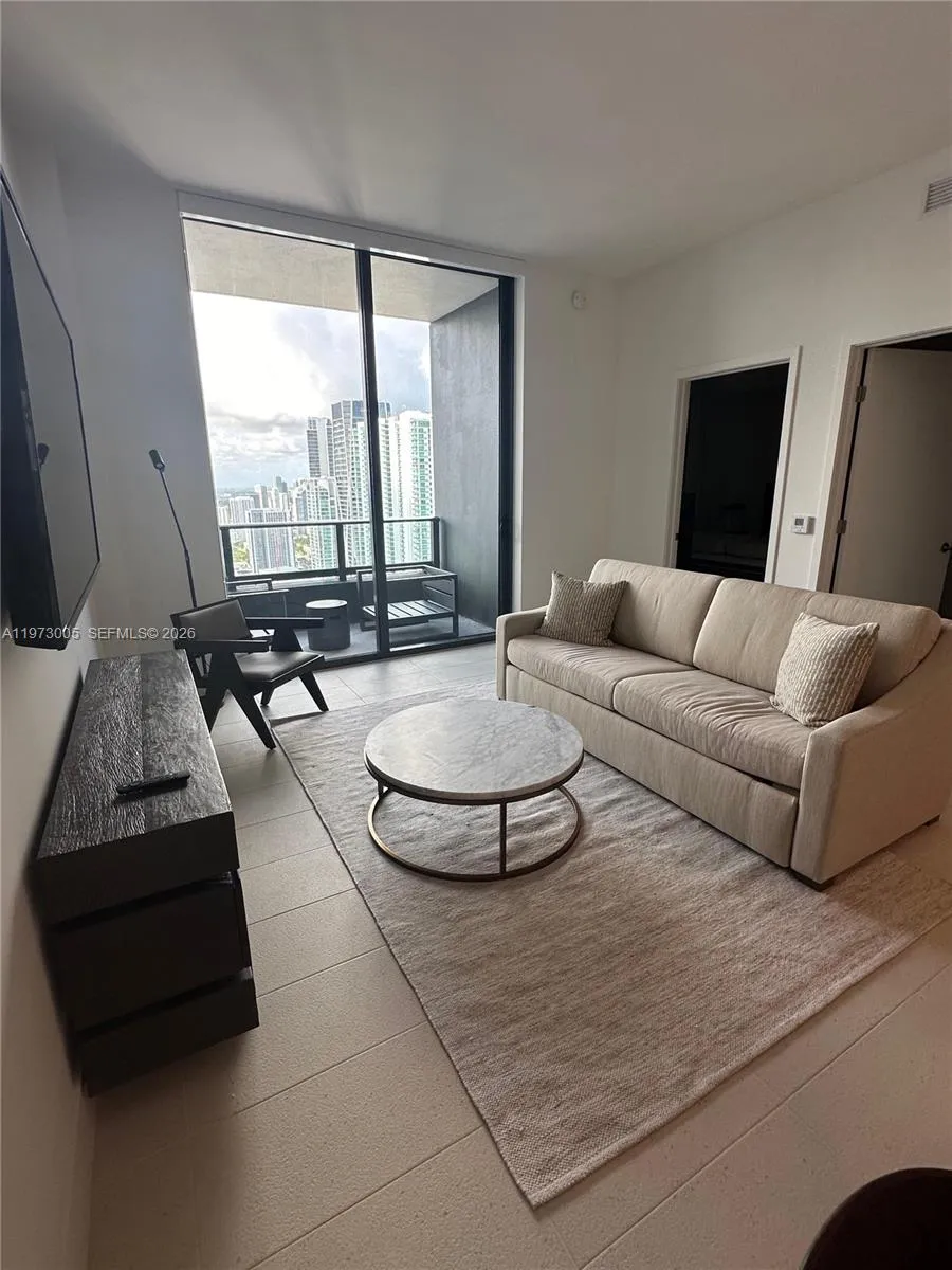 Foto de propiedad en 159 NE 6th Street 4811, Miami, FL 33132 Miami con MLS#