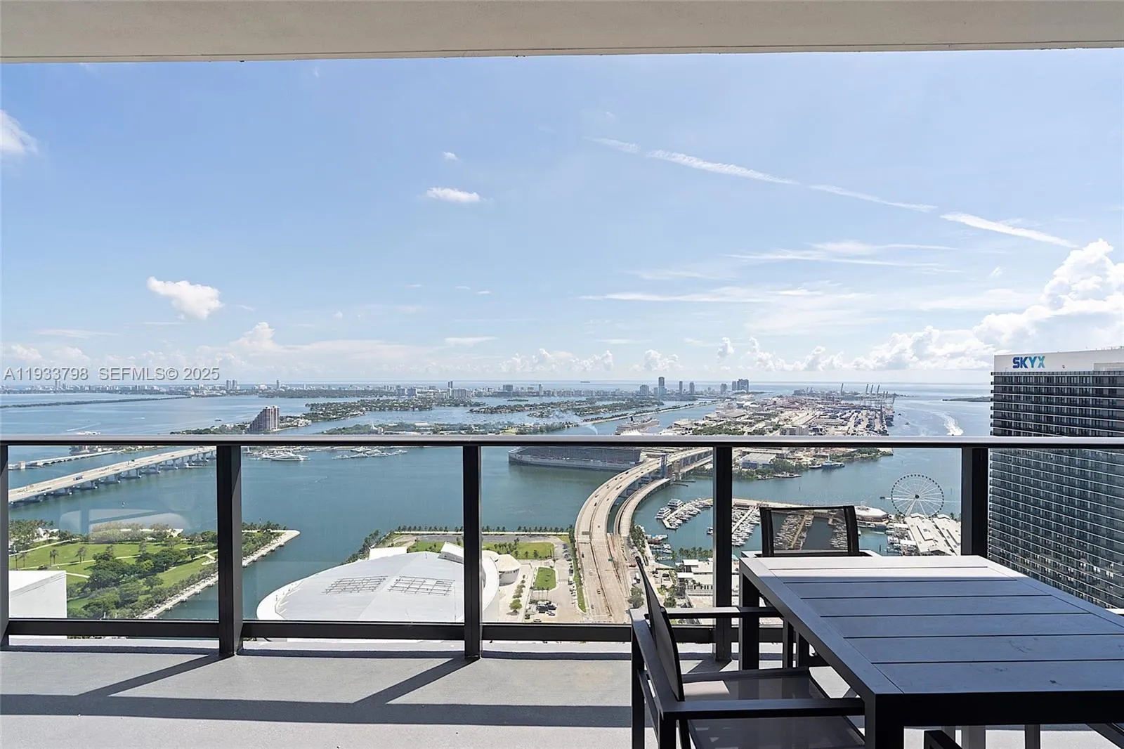 Foto de propiedad en 159 NE 6th Street 5015, Miami, FL 33132 Miami con MLS# 