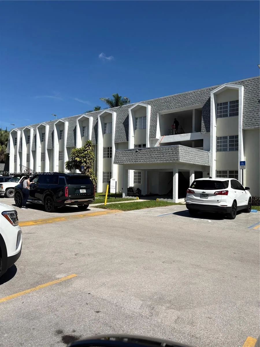 En Renta 15900 SW 95th Avenue 304S, Miami, FL 33157, Miami, FL 33157
