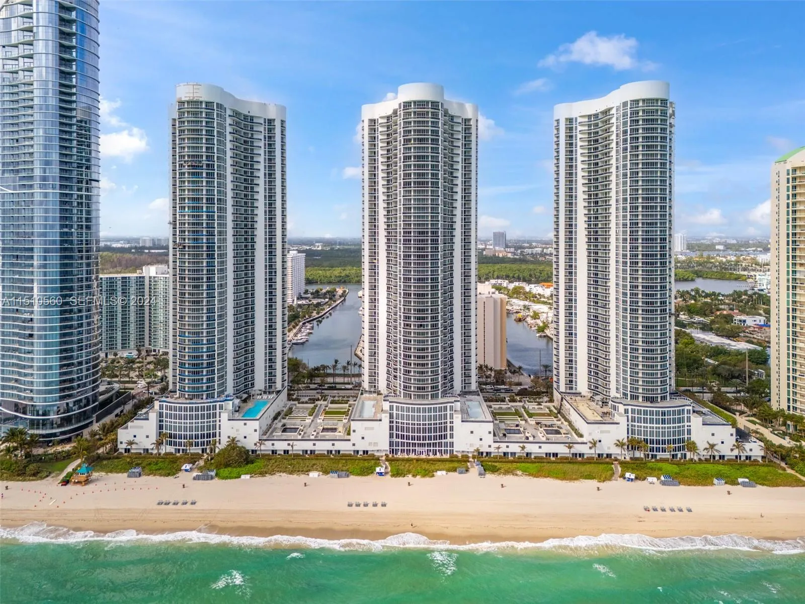 Foto de propiedad en 15901 Collins Avenue 2801, Sunny Isles Beach, FL 33160 Sunny Isles Beach con MLS# 