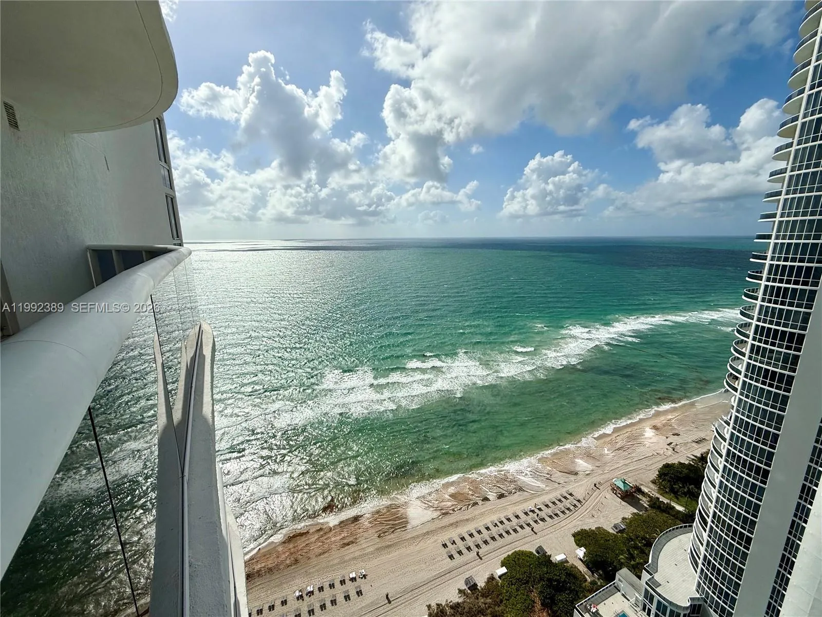 Foto de propiedad en 15901 Collins Avenue 2802, Sunny Isles Beach, FL 33160 Sunny Isles Beach con MLS# 