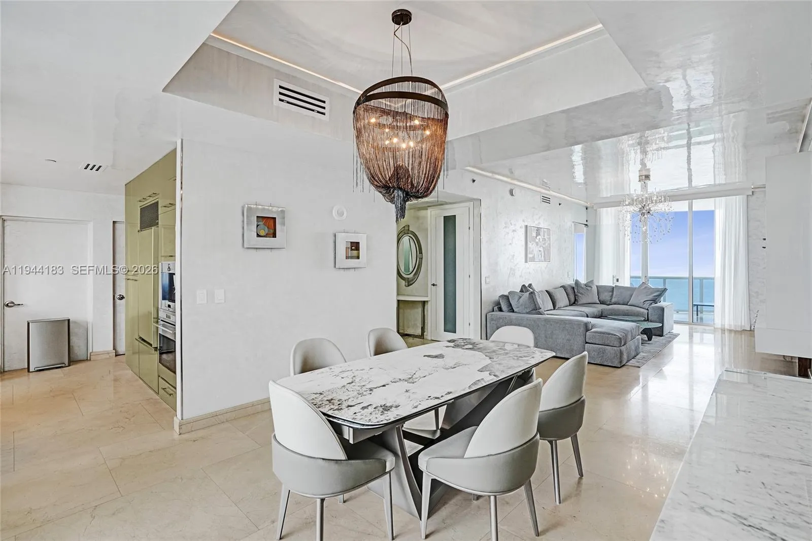 Foto de propiedad en 15901 Collins Avenue 3006, Sunny Isles Beach, FL 33160 Sunny Isles Beach con MLS# 