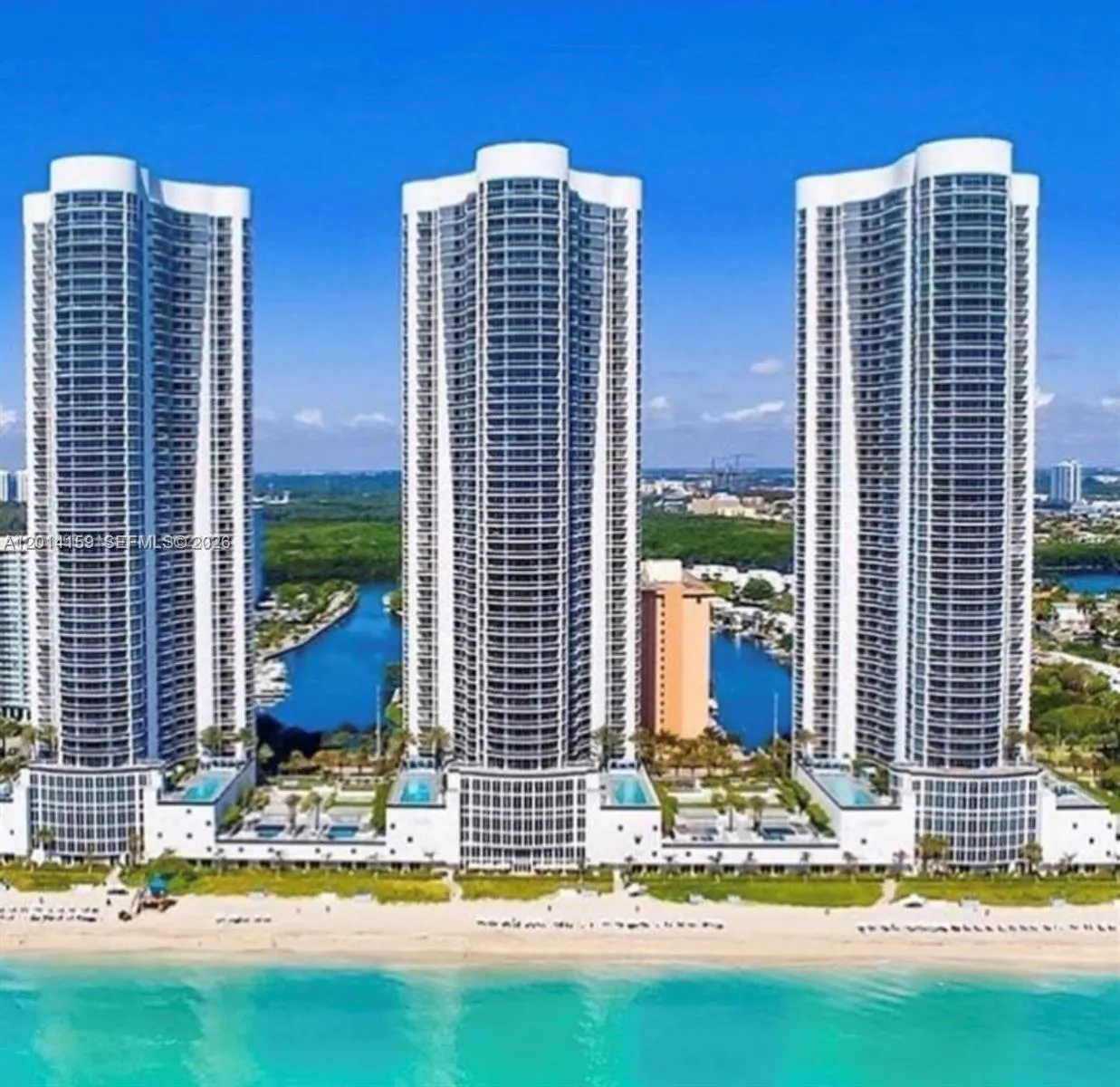 Foto de propiedad en 15901 Collins Avenue 4107, Sunny Isles Beach, FL 33160 Sunny Isles Beach con MLS# 