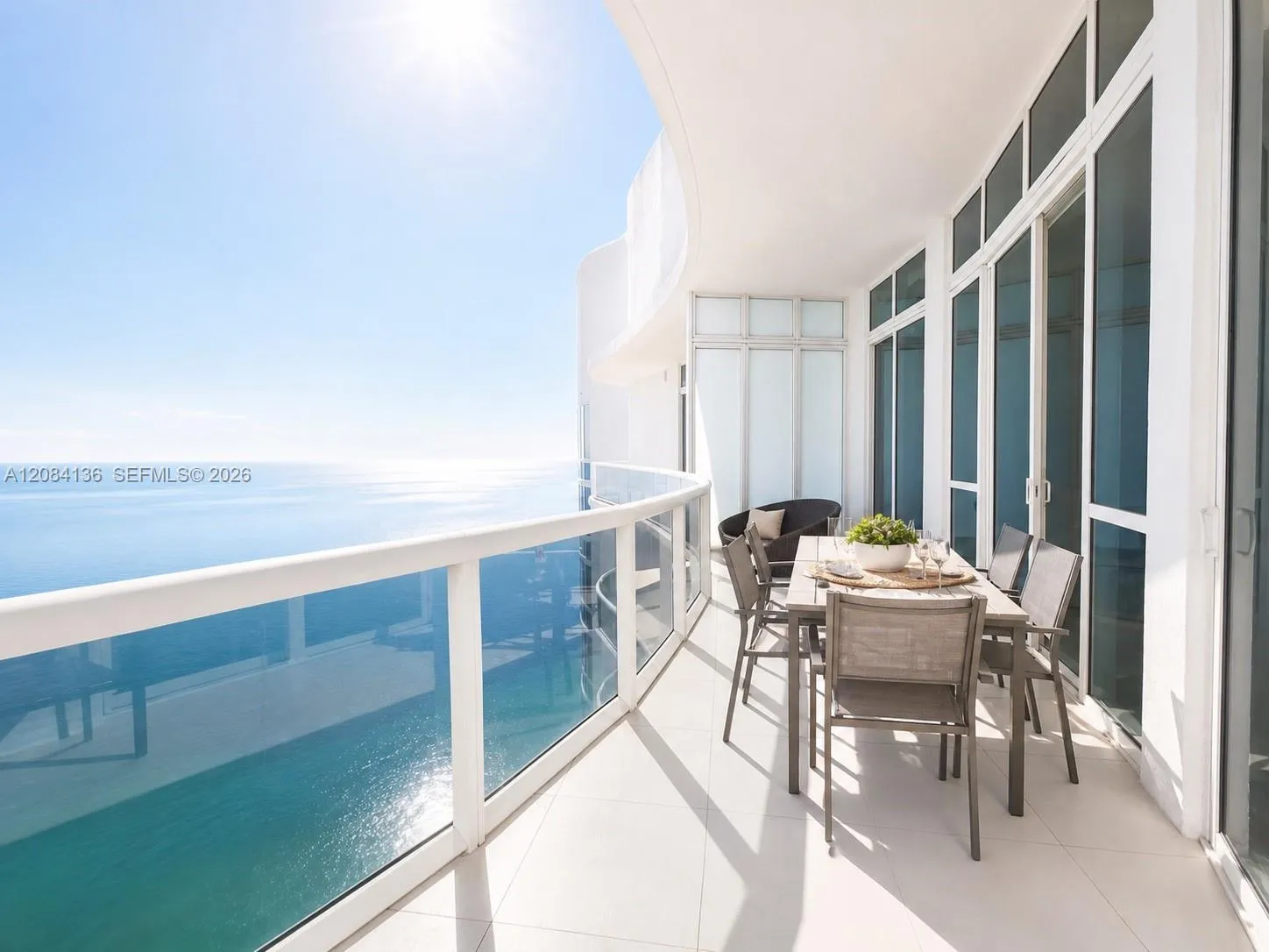 Foto de propiedad en 15901 Collins Avenue 4303, Sunny Isles Beach, FL 33160 Sunny Isles Beach con MLS# 
