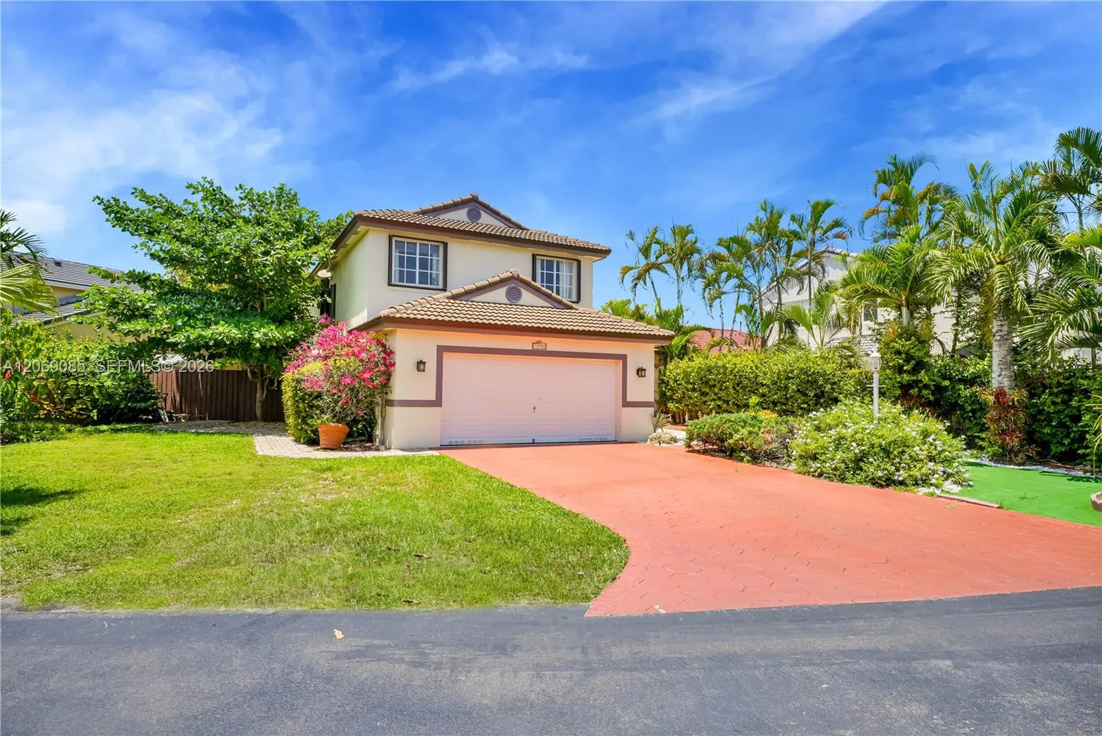 En Venta 15905 SW 83rd Terrace, Miami, FL 33193, Miami, FL 33193
