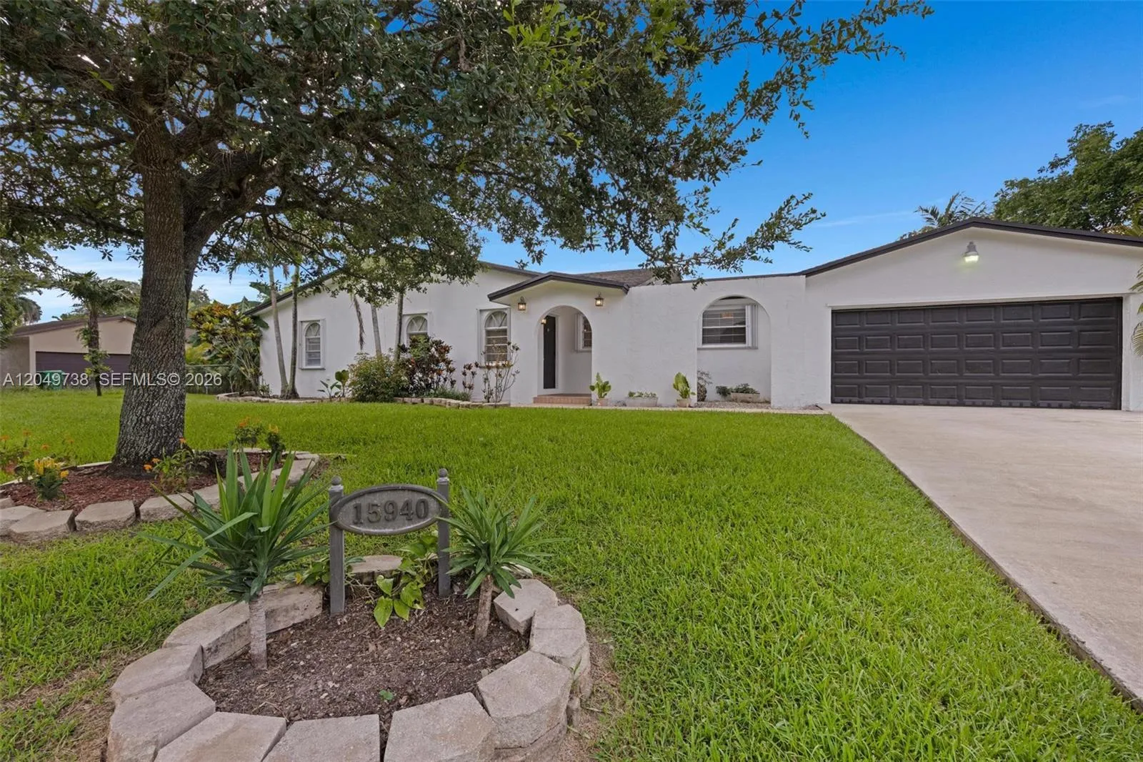 Vendido 15940 SW 283rd Street, Homestead, FL 33033, Homestead, FL 33033