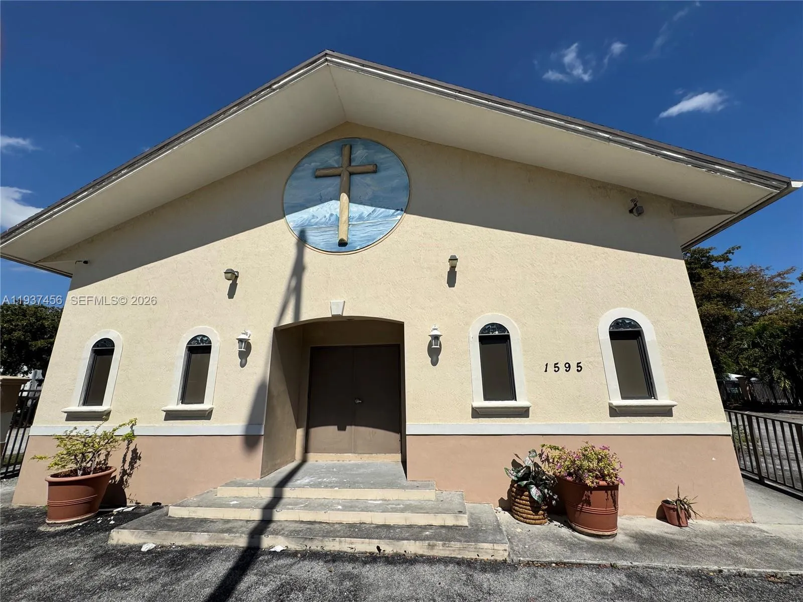 Foto de propiedad en 1595 NW 119th Street, North Miami, FL 33167 North Miami con MLS# 