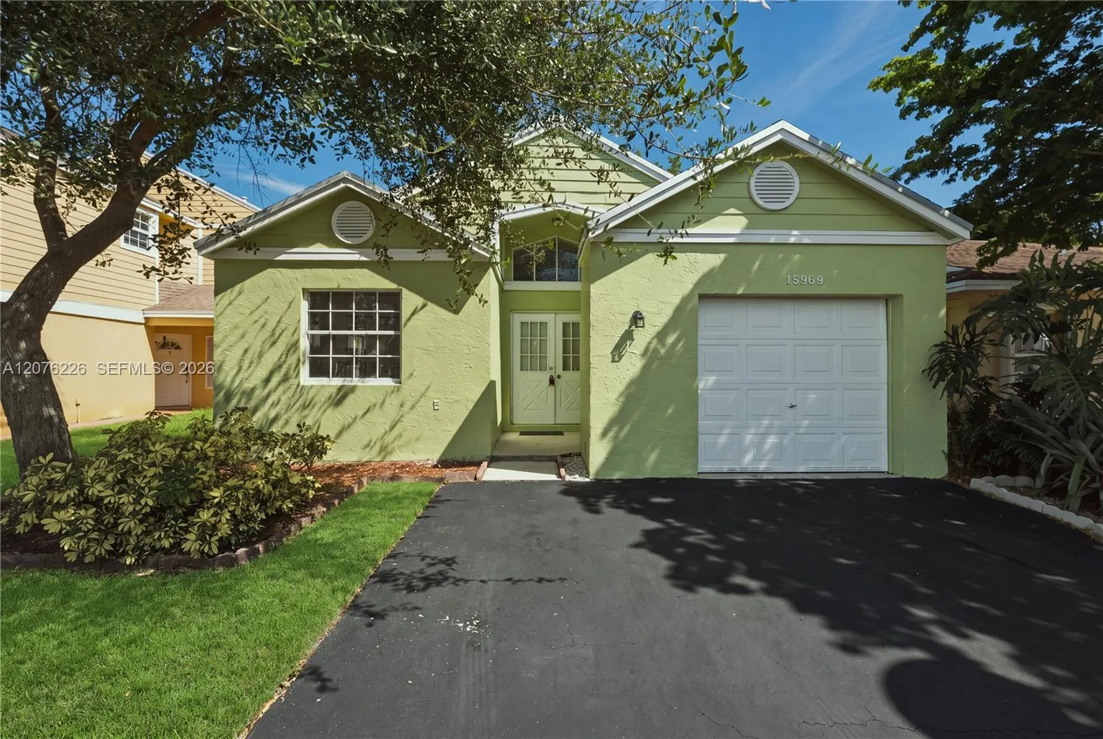 Foto de propiedad en 15969 SW 2nd Street, Sunrise, FL 33326 Sunrise con MLS# 