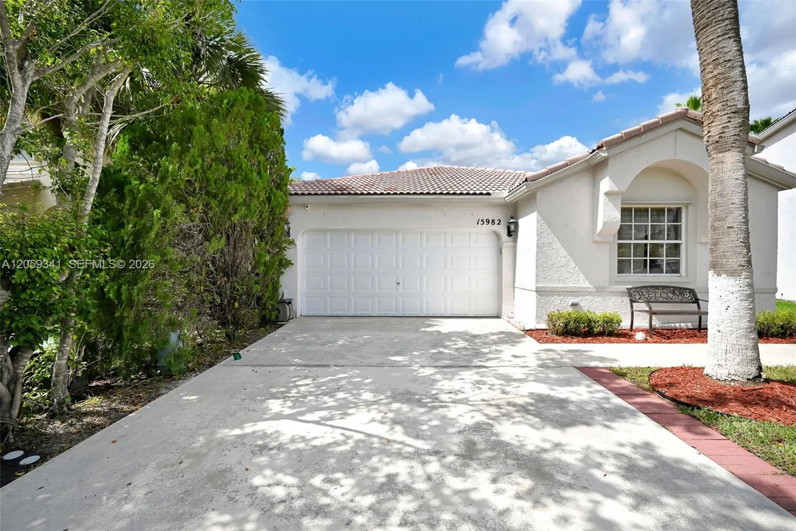 En Venta 15982 NW 12th Court, Pembroke Pines, FL 33028, Pembroke Pines, FL 33028