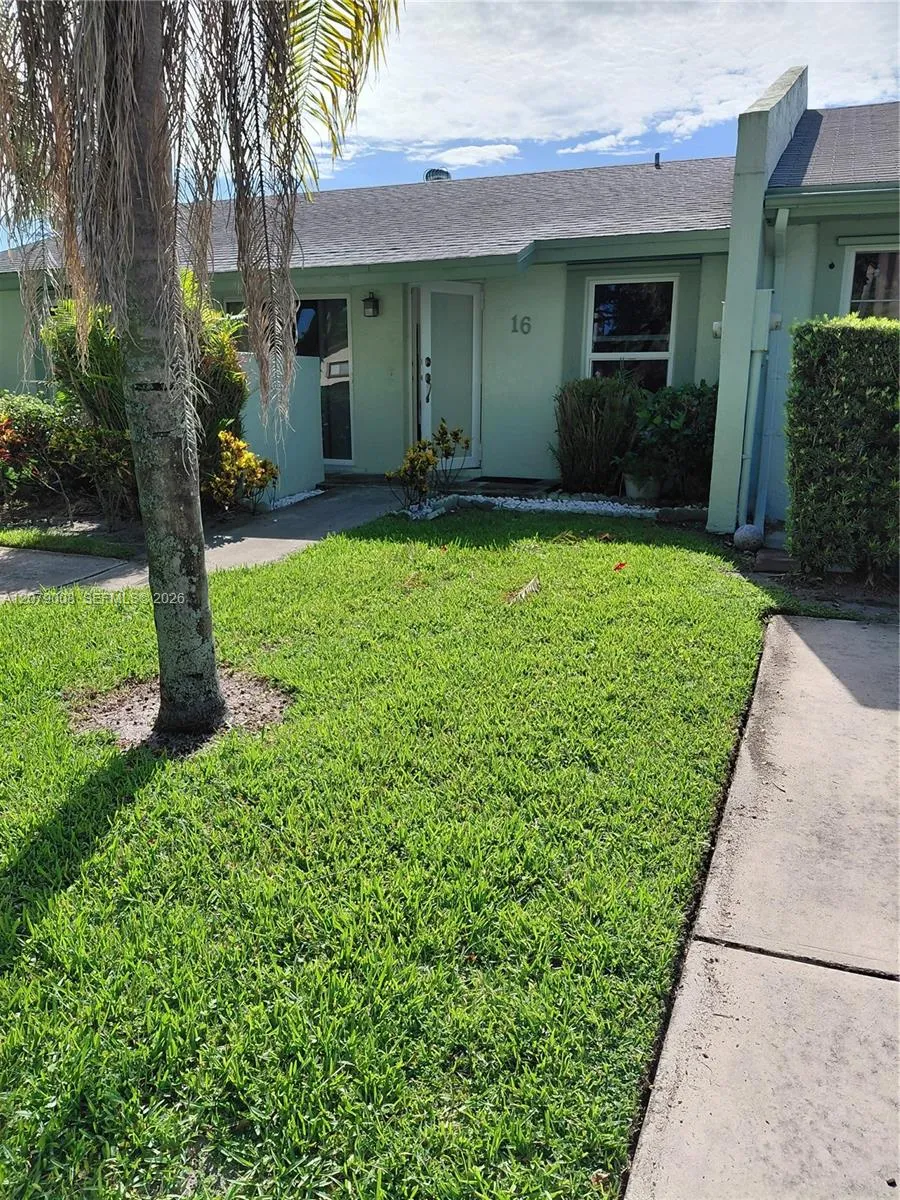 Foto de propiedad en 16 Camden Lane, Boynton Beach, FL 33426 Boynton Beach con MLS# 