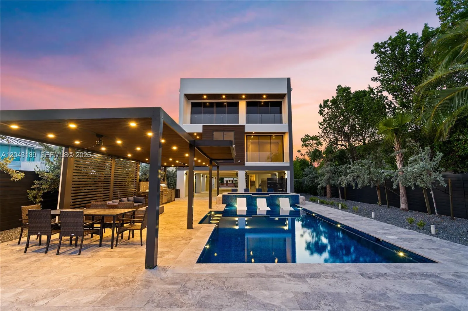 Foto de propiedad en 16 Seaside Avenue, Key Largo, FL 33037 Key Largo con MLS# 