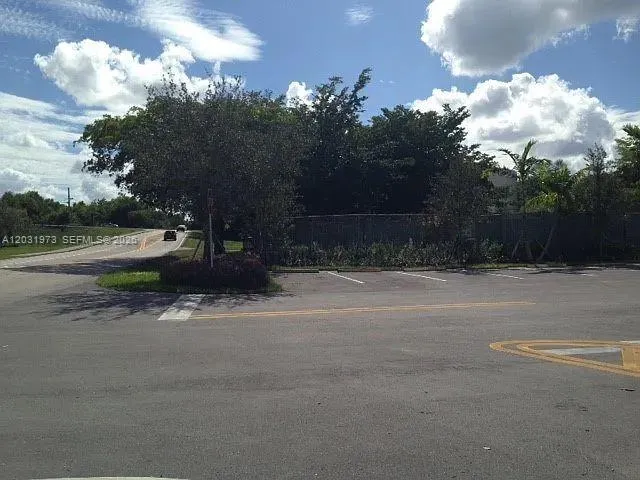Foto de propiedad en 160 Sw Avenue, Weston, FL 33326 Weston con MLS# 