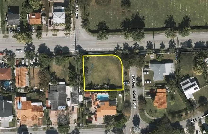 Foto de propiedad en 1600 Coral Gate Drive, Miami, FL 33145 Miami con MLS# 