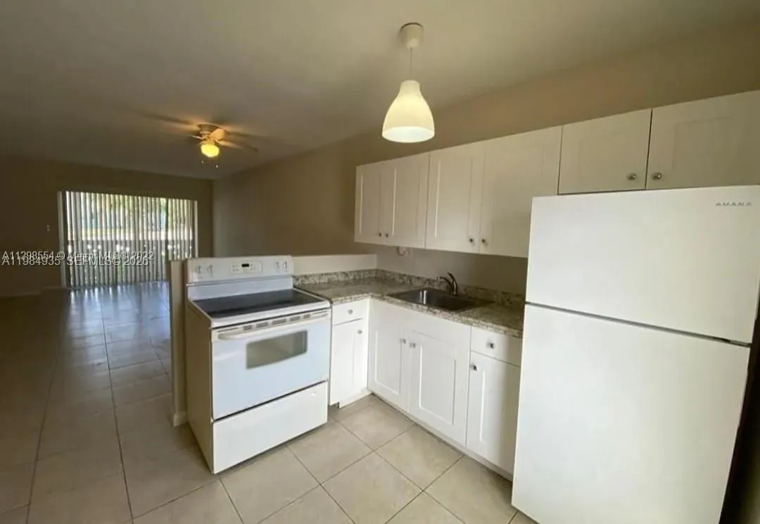 Foto de propiedad en 1600 NE 114th Street 104, North Miami Beach, FL 33181 North Miami Beach con MLS# 
