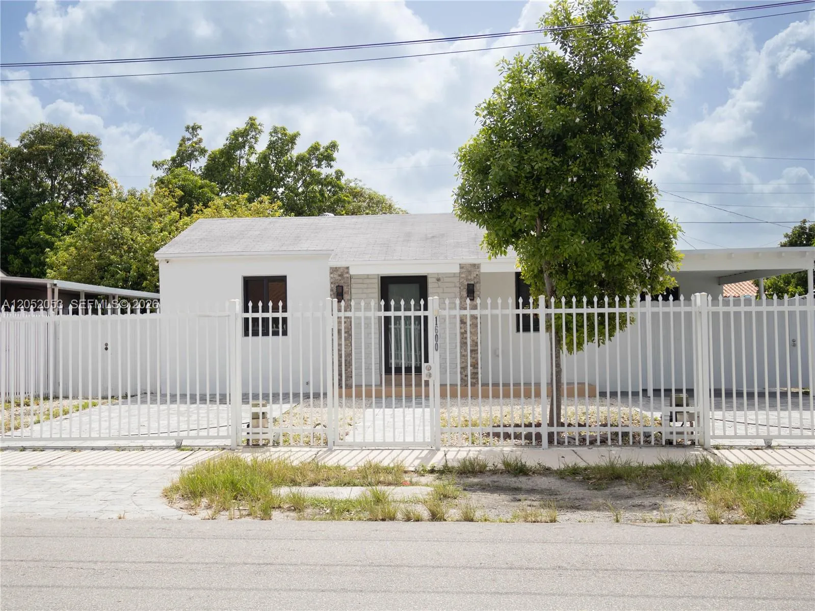 Foto de propiedad en 1600 NW 29th Avenue, Miami, FL 33125 Miami con MLS# 