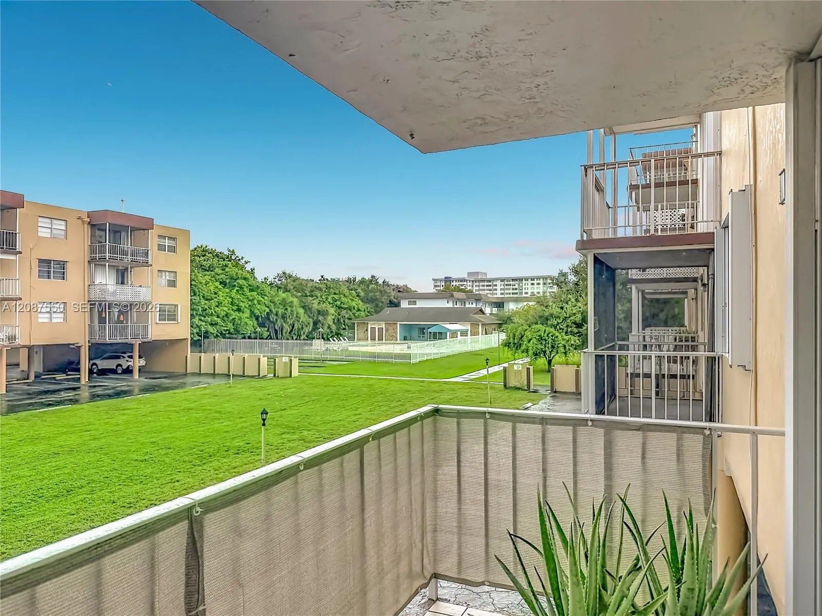 En Venta 1600 Tallwood Avenue 204, Hollywood, FL 33021, Hollywood, FL 33021