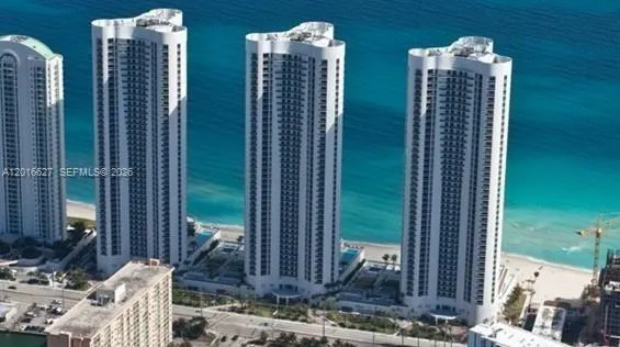 Foto de propiedad en 16001 Collins Avenue 1002, Sunny Isles Beach, FL 33160 Sunny Isles Beach con MLS# 