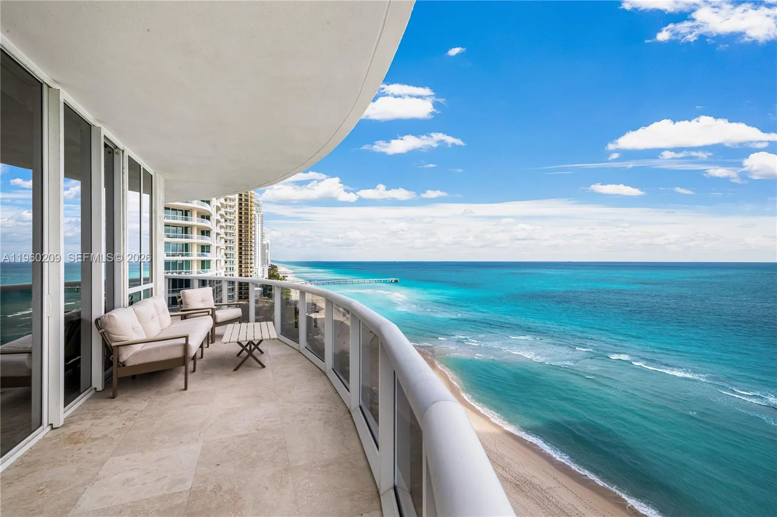 Foto de propiedad en 16001 Collins Avenue 1201, Sunny Isles Beach, FL 33160 Sunny Isles Beach con MLS# 