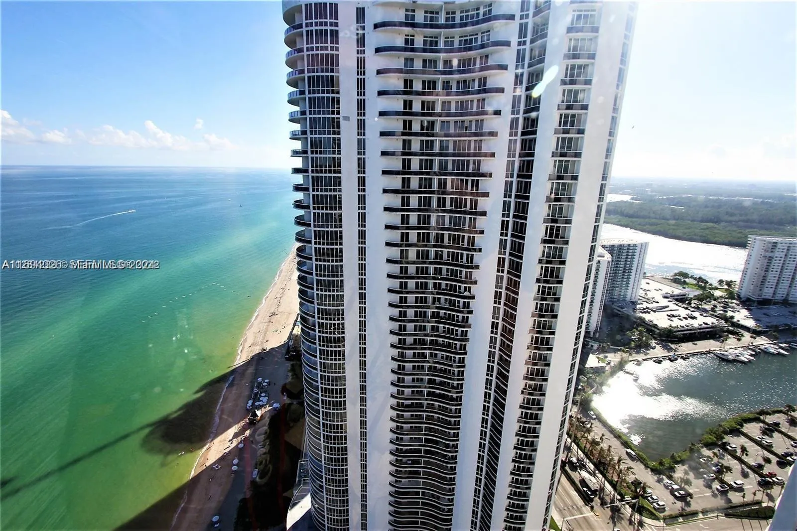 Foto de propiedad en 16001 Collins Avenue 3601, Sunny Isles Beach, FL 33160 Sunny Isles Beach con MLS# 