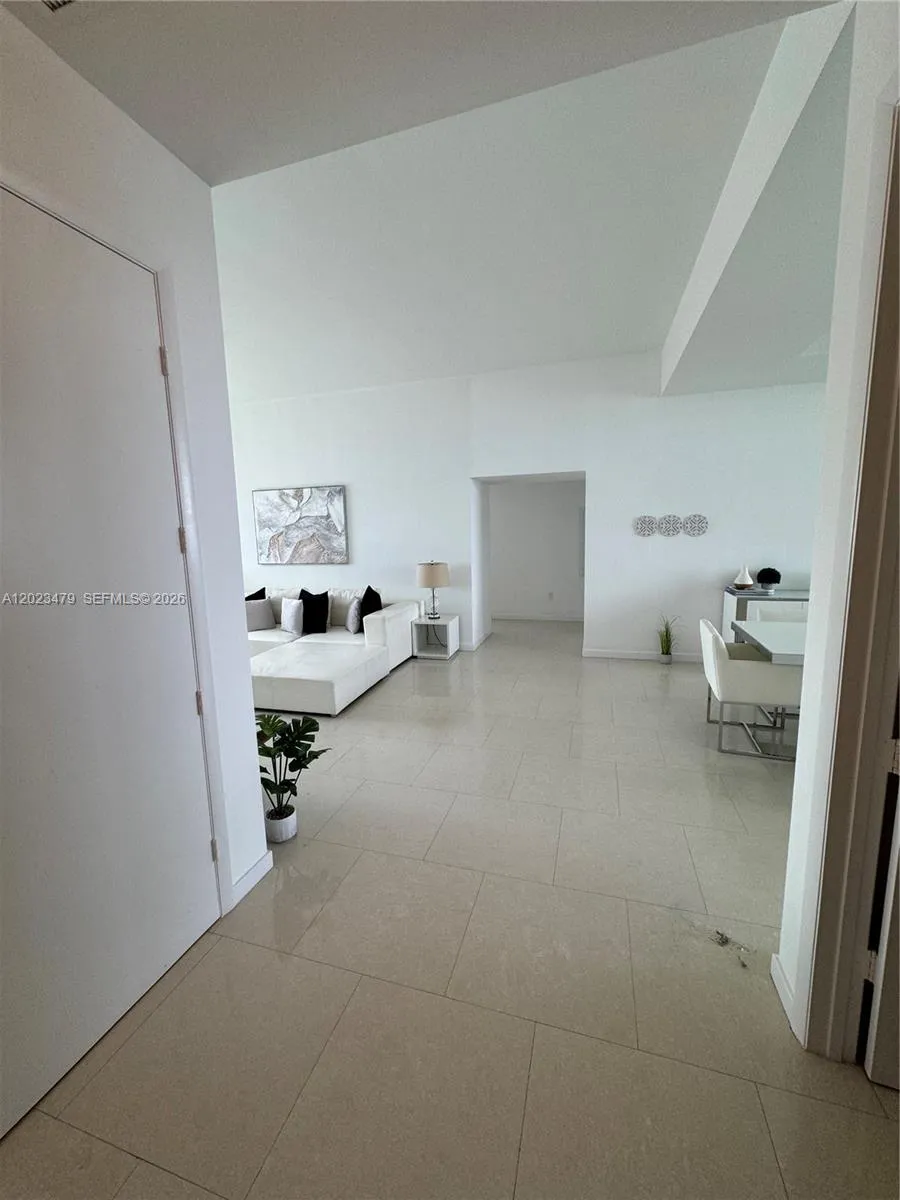 Foto de propiedad en 16001 Collins Avenue 4006, Sunny Isles Beach, FL 33160 Sunny Isles Beach con MLS# 