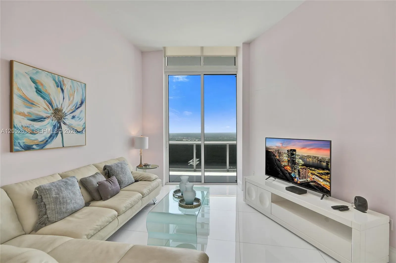 Foto de propiedad en 16001 Collins Avenue 4305, Sunny Isles Beach, FL 33160 Sunny Isles Beach con MLS# 