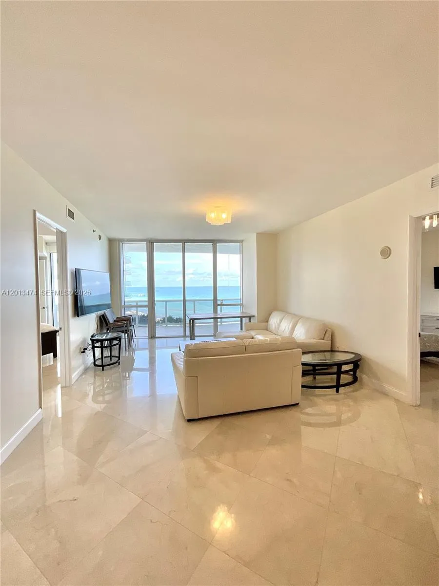 Foto de propiedad en 16001 Collins Avenue 703, Sunny Isles Beach, FL 33160 Sunny Isles Beach con MLS# 