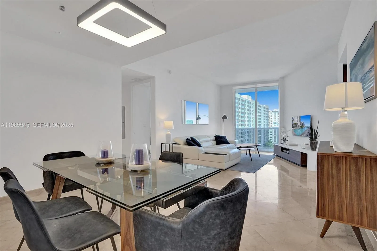 Foto de propiedad en 16001 Collins Avenue 805, Sunny Isles Beach, FL 33160 Sunny Isles Beach con MLS# 