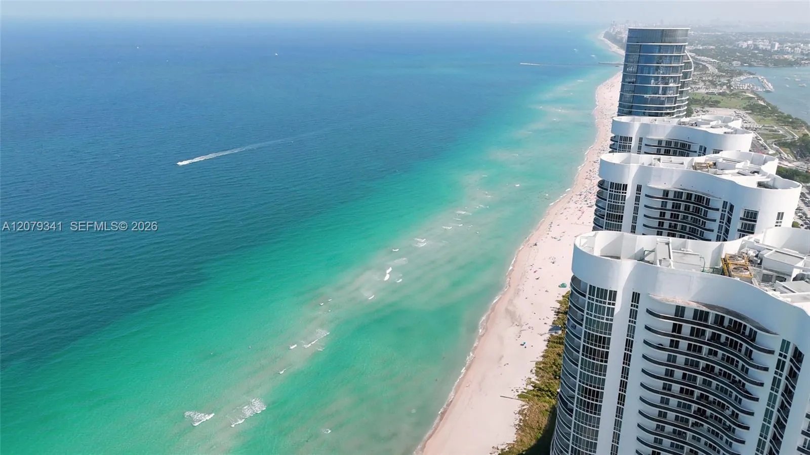 En Venta 16001 Collins Avenue PH 4307, Sunny Isles Beach, FL 33160, Sunny Isles Beach, FL 33160