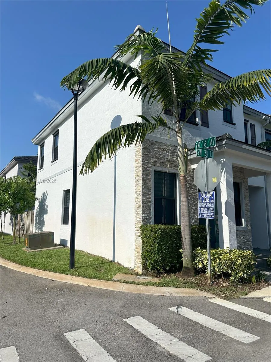 Foto de propiedad en 1602 SW 28th Court, Fort Lauderdale, FL 33315 Fort Lauderdale con MLS# 