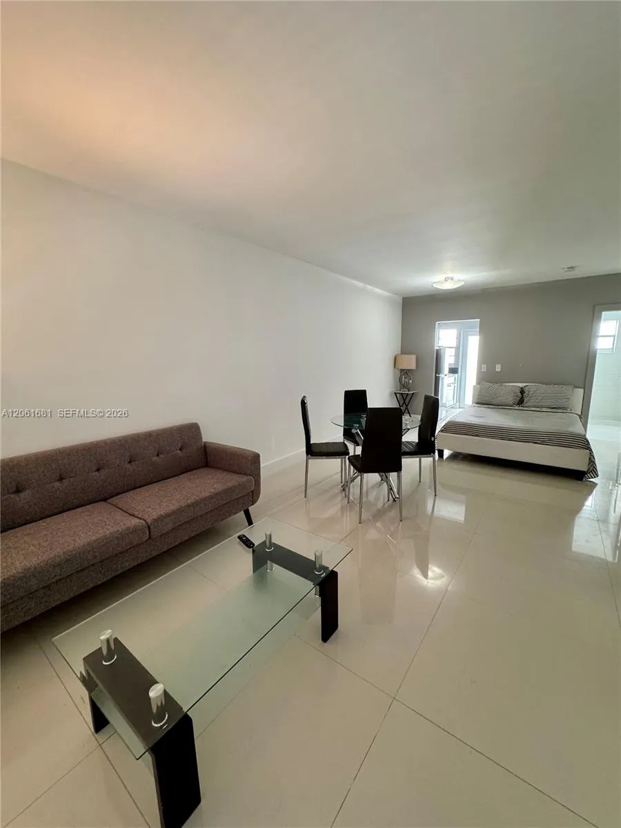 Foto de propiedad en 1604 Drexel Avenue 107, Miami Beach, FL 33139 Miami Beach con MLS# 