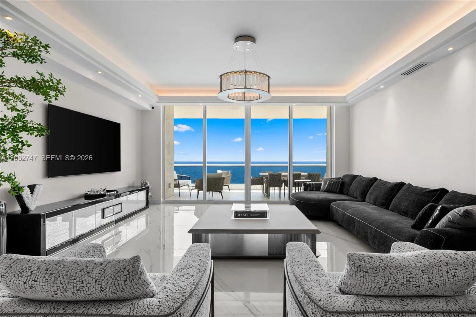 Foto de propiedad en 16047 Collins Avenue 1703, Sunny Isles Beach, FL 33160 Sunny Isles Beach con MLS# 