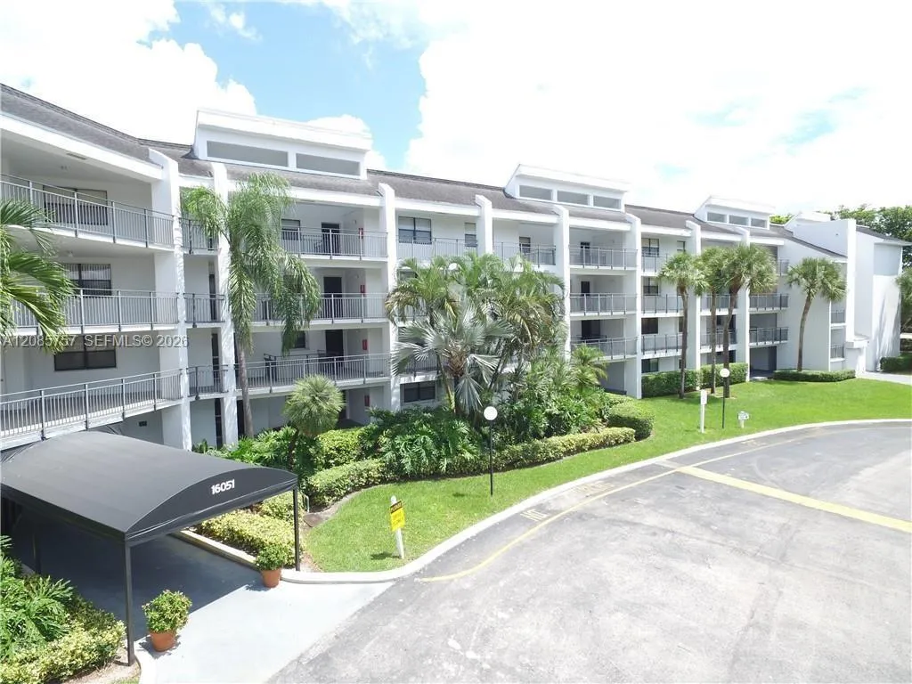 En Venta 16051 Blatt Boulevard 112, Weston, FL 33326, Weston, FL 33326