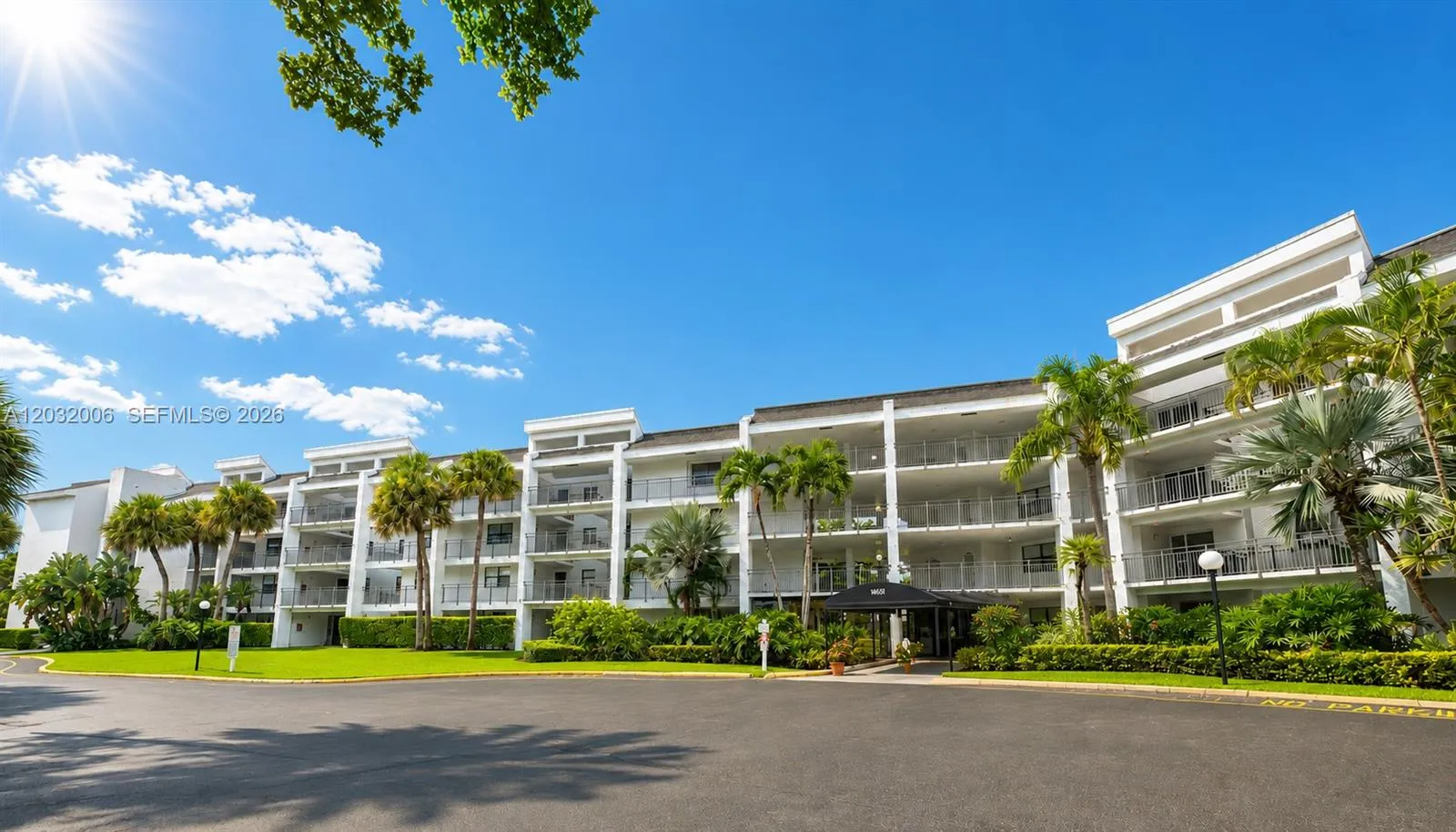 Foto de propiedad en 16051 Blatt Boulevard 401, Weston, FL 33326 Weston con MLS# 