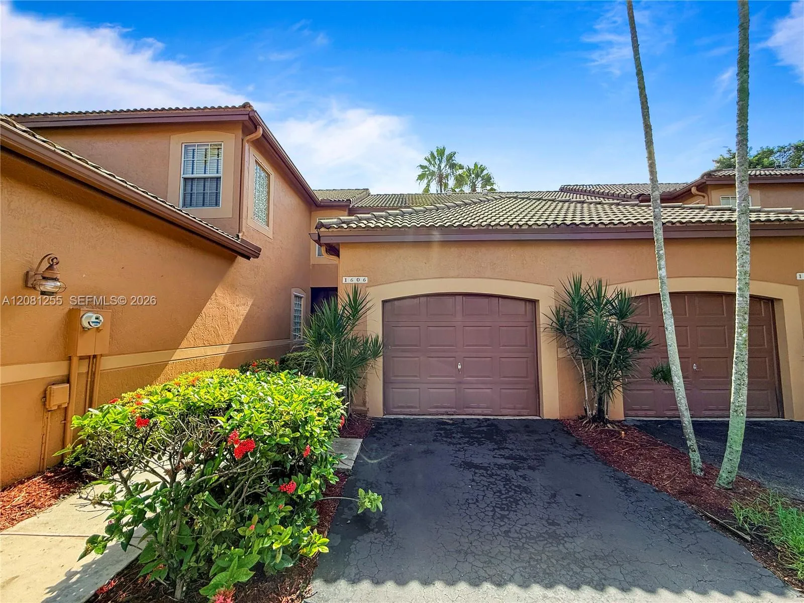 Foto de propiedad en 1606 Veracruz Lane, Weston, FL 33327 Weston con MLS# 