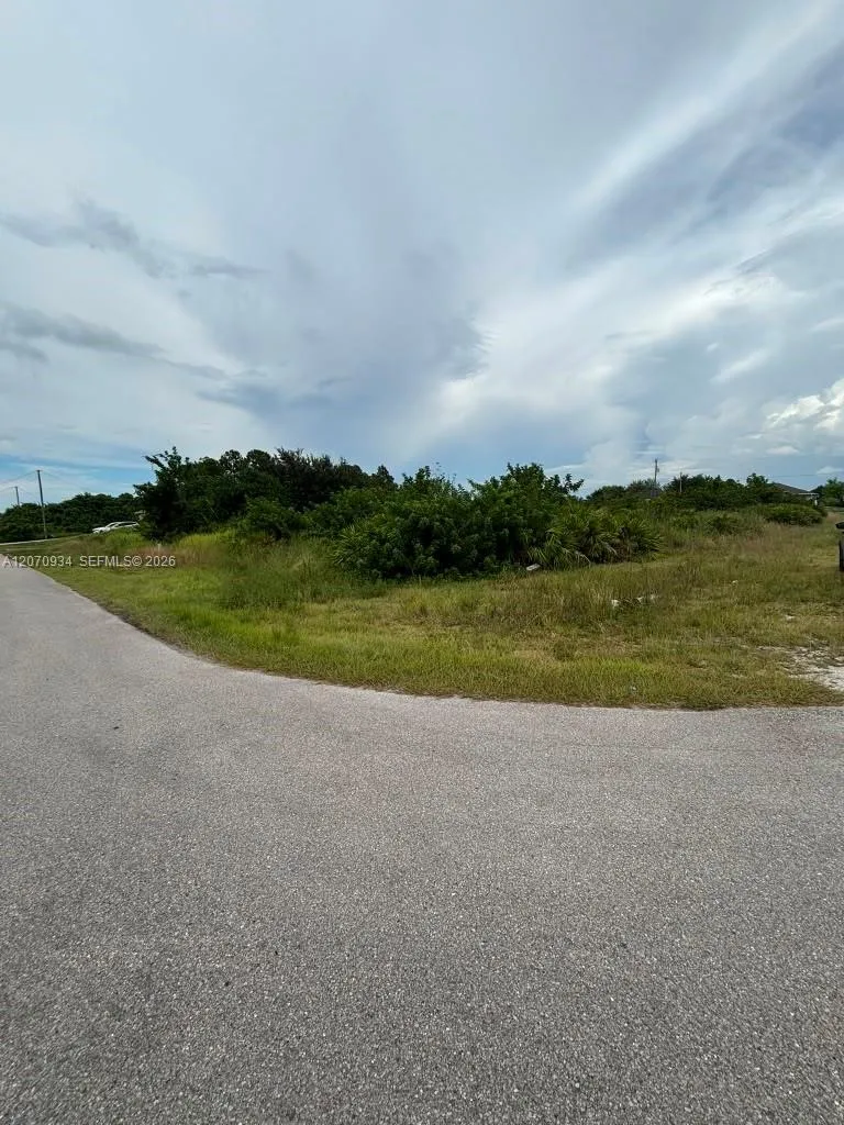 En Venta 1609 Flora Avenue S, Lehigh Acres, FL 33976, Lehigh Acres, FL 33976
