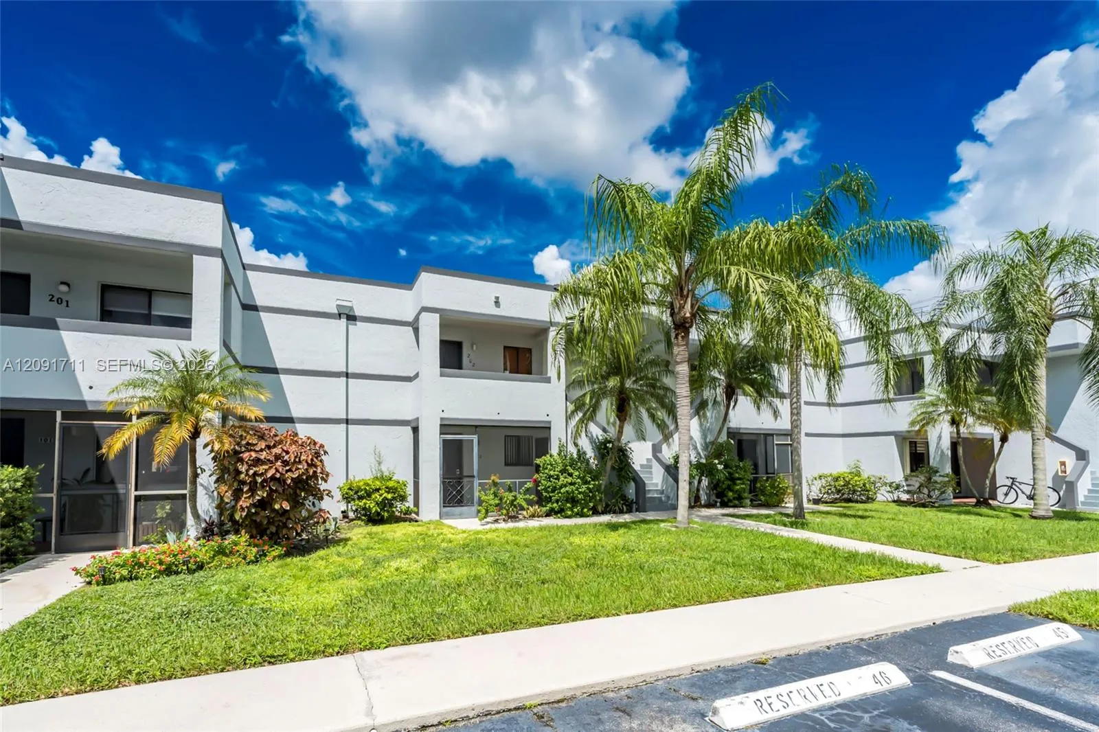 En Venta 161 Lakeview Drive 202, Weston, FL 33326, Weston, FL 33326