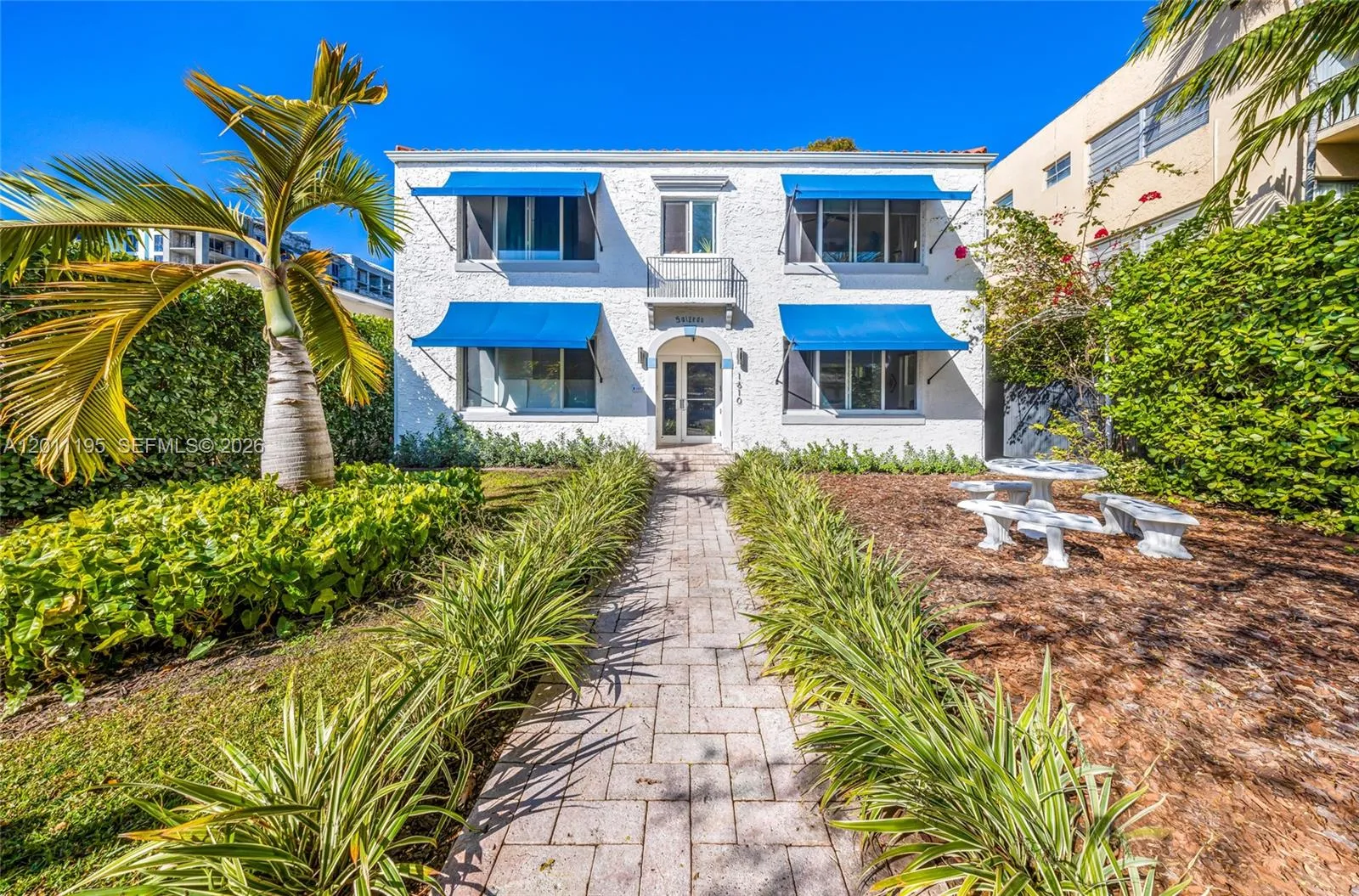Foto de propiedad en 1610 Salzedo Street, Coral Gables, FL 33134 Coral Gables con MLS# 