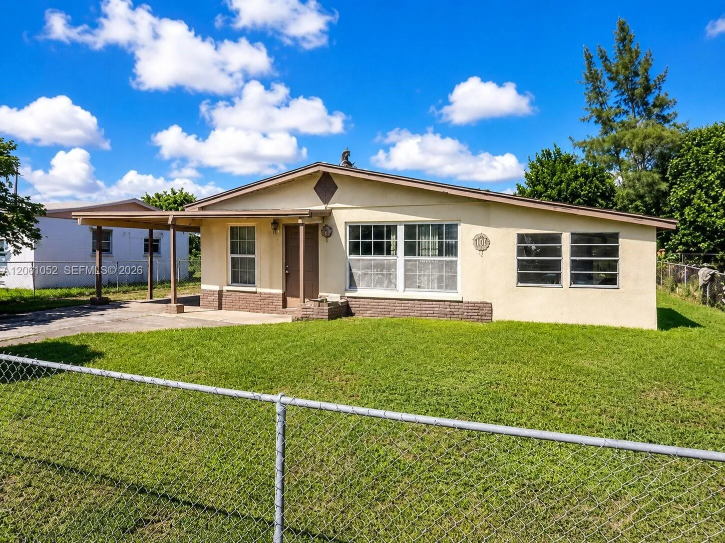 Foto de propiedad en 1610 W 11th Street, Riviera Beach, FL 33404 Riviera Beach con MLS# 