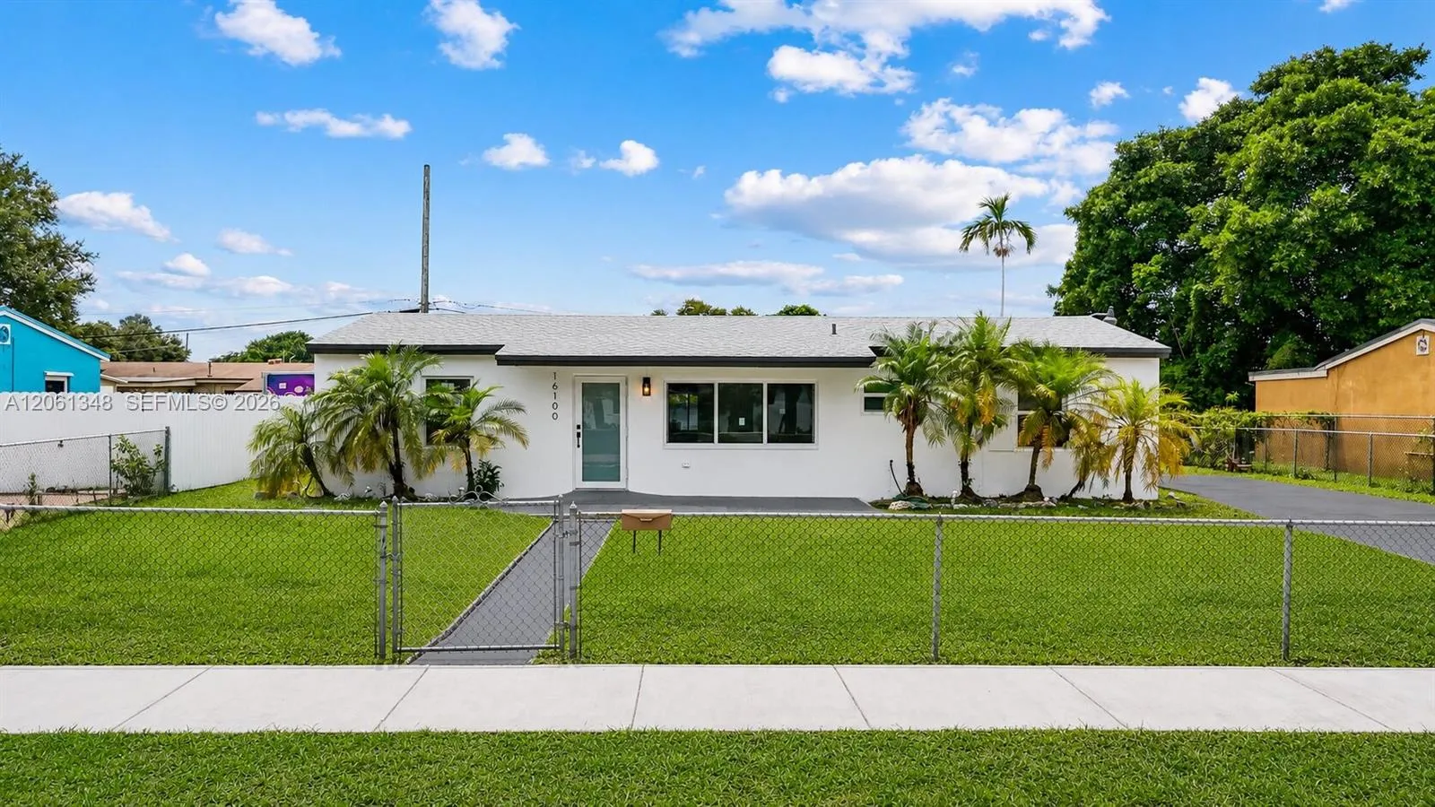 Foto de propiedad en 16100 NW 28th Court, Miami Gardens, FL 33054 Miami Gardens con MLS# 