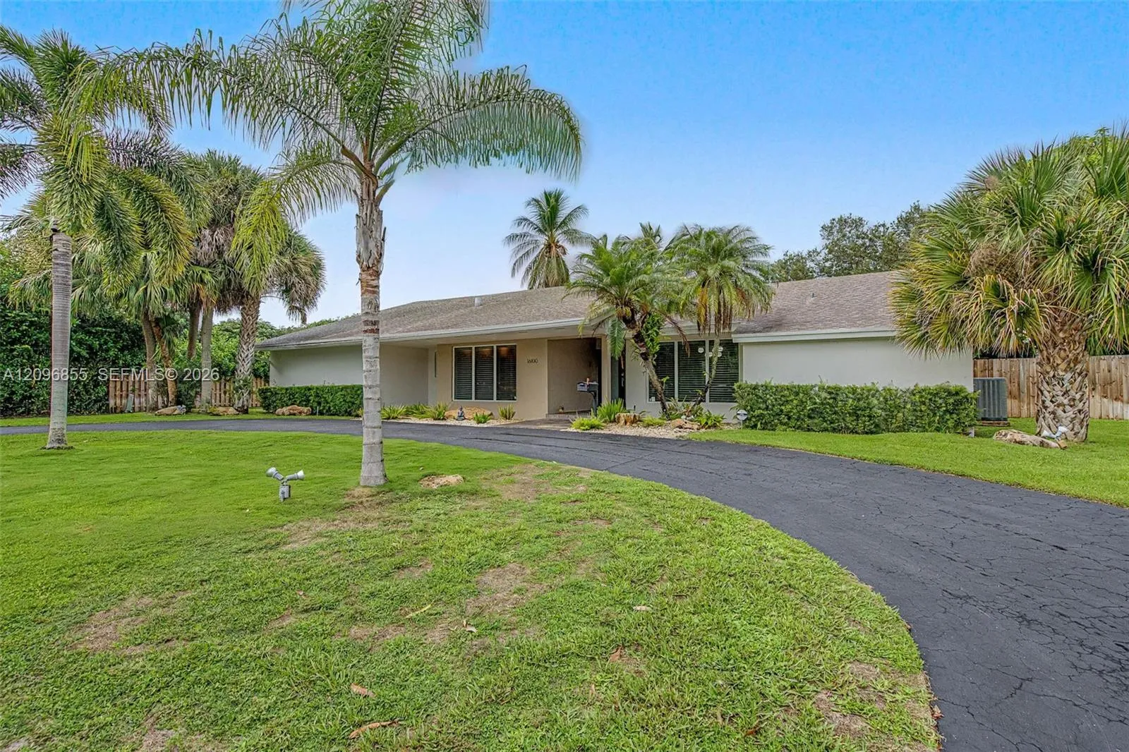 En Venta 16100 SW 81st Avenue, Palmetto Bay, FL 33157, Palmetto Bay, FL 33157