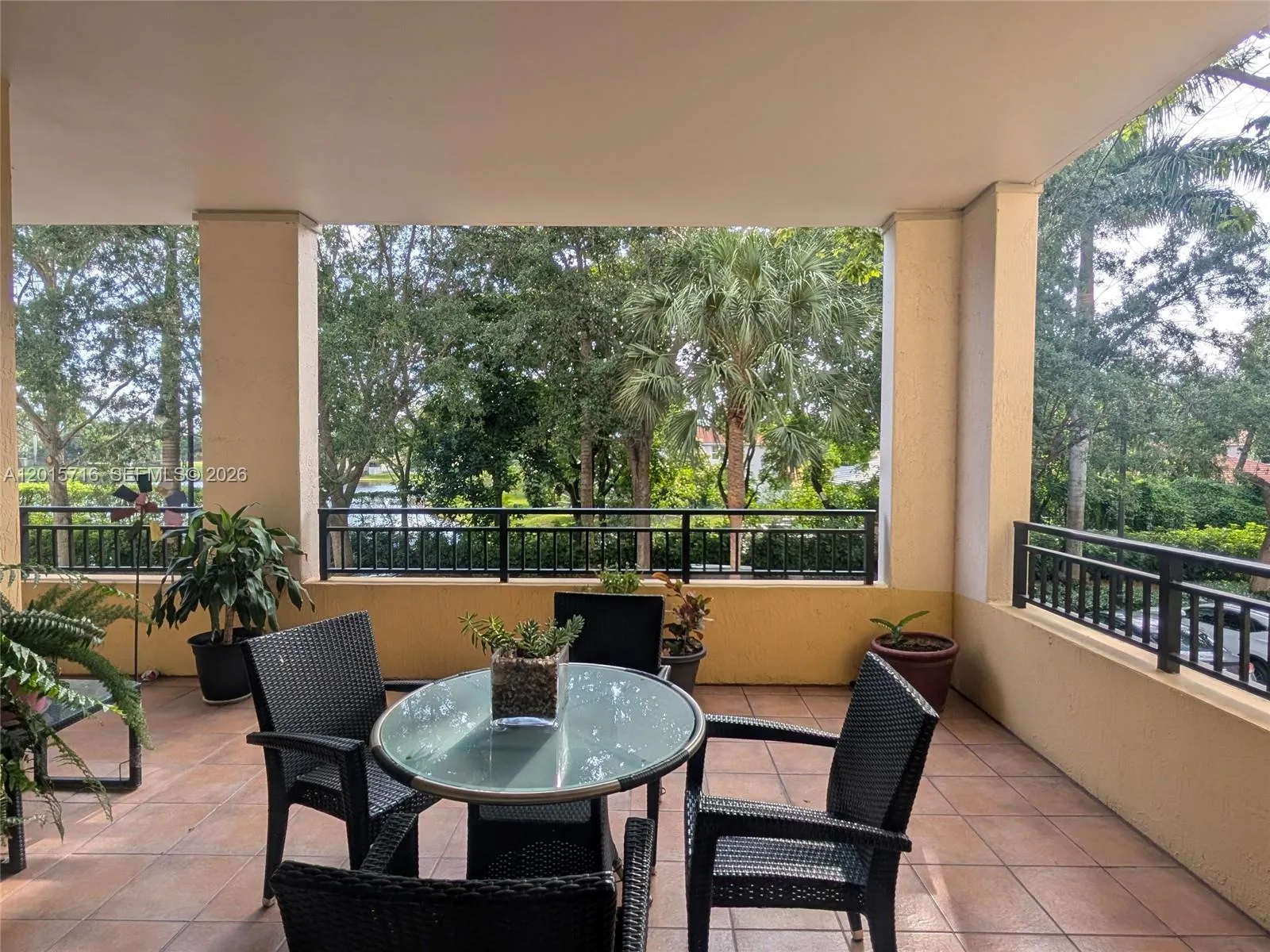 Foto de propiedad en 16101 Emerald Estates Drive 254, Weston, FL 33331 Weston con MLS# 