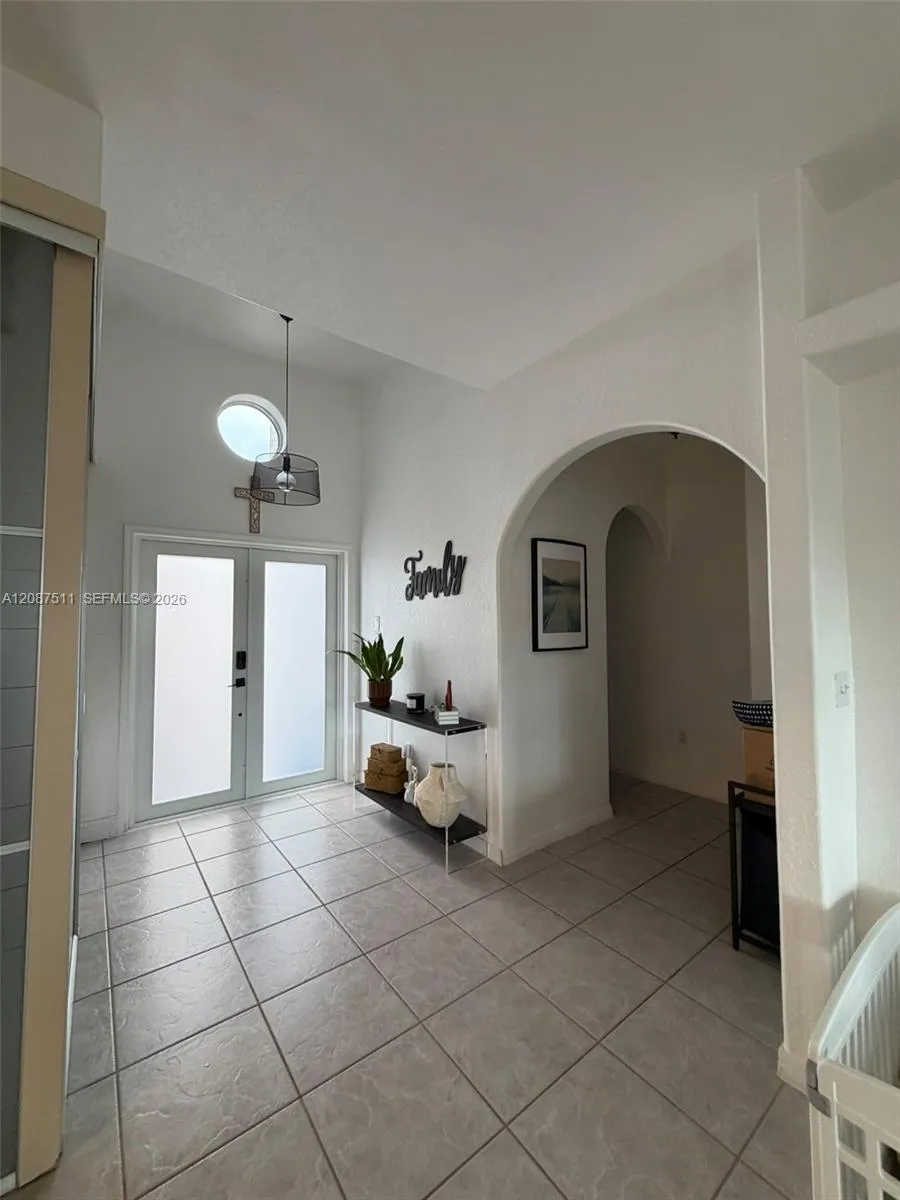 En Renta 16104 SW 55th Terrace, Miami, FL 33185, Miami, FL 33185
